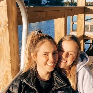 Meet your Posher, Carolime